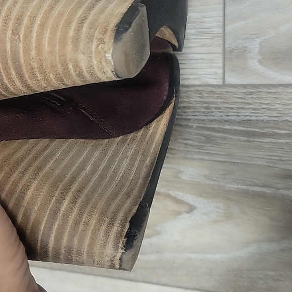 Diba Burgandy Suede Wedge Bootie Size 8 1/2 - Picture 6 of 7